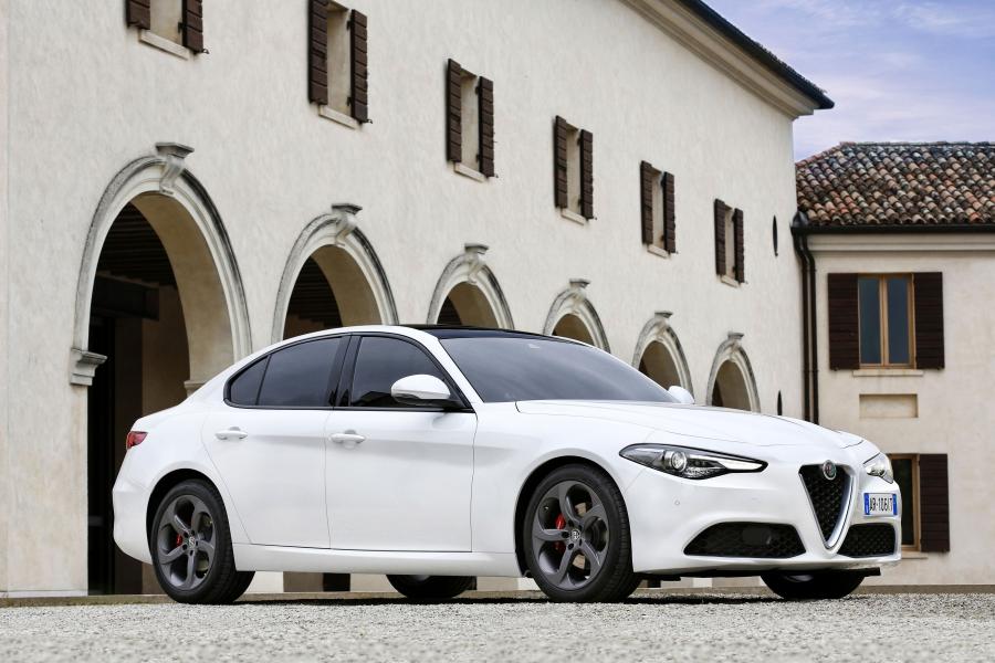  Alfa Romeo Giulia 2016 года  (WW) (фото 27 из 42)